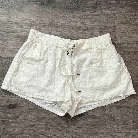 aerie Pants - Aerie cream shorts medium